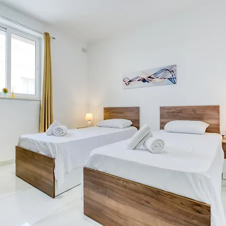 Cosy 3br With Balcony & Sofa Bed In By 360 Estates Apartment *