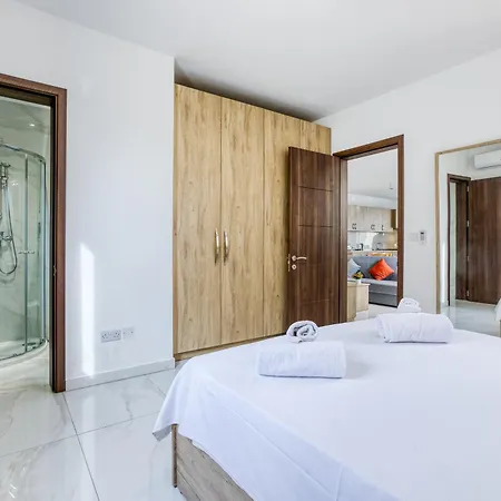 Cosy 3br With Balcony & Sofa Bed In By 360 Estates Zabbar
