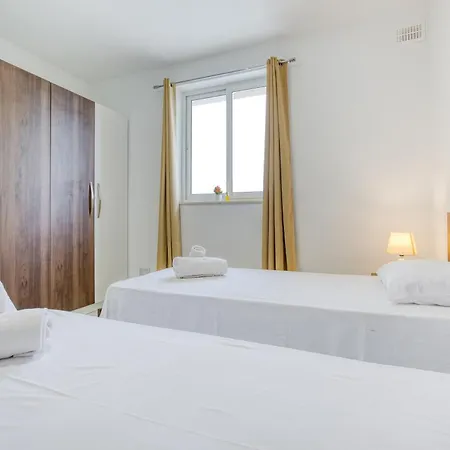 Cosy 3br With Balcony & Sofa Bed In By 360 Estates