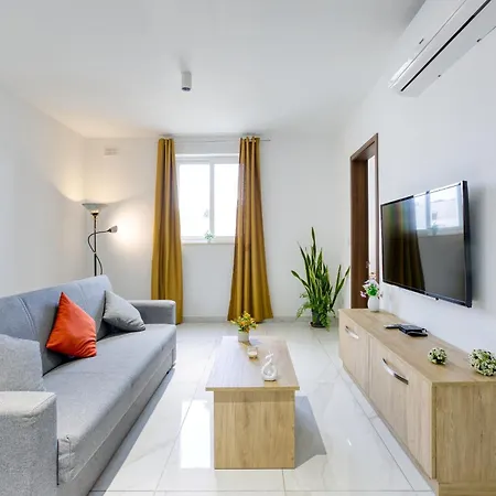 Apartamento Cosy 3br With Balcony & Sofa Bed In By 360 Estates
