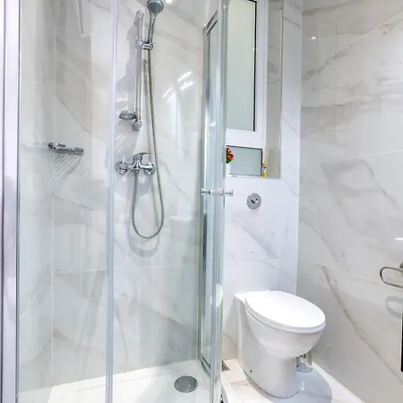 Apartment Cosy 3br With Balcony & Sofa Bed In By 360 Estates