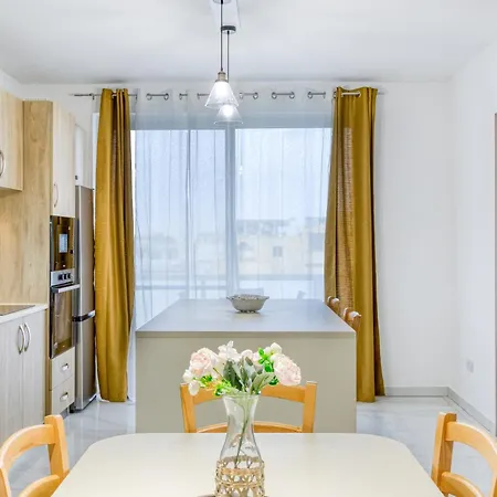 Cosy 3br With Balcony & Sofa Bed In By 360 Estates Apartment